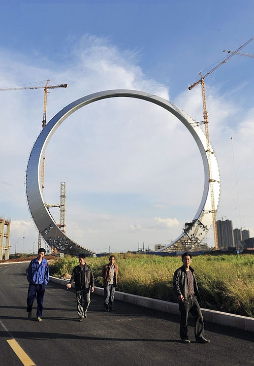 TKN - Ring of Life Wefie while under construction